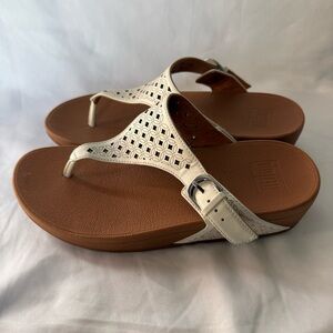 FitFlop Lattice Toe Thongs Size 8 White Leather